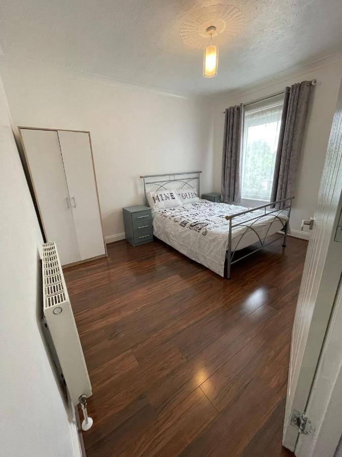 4 Bedroom House 10 Mins Walk To The Beach And Less Than A Mile From Bournemouth Main Station Экстерьер фото