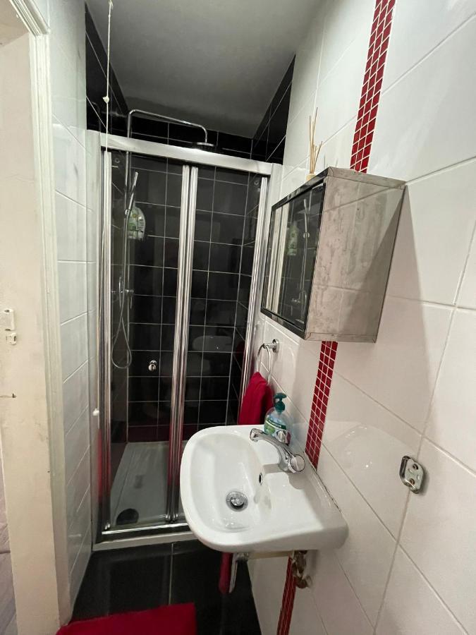 4 Bedroom House 10 Mins Walk To The Beach And Less Than A Mile From Bournemouth Main Station Экстерьер фото