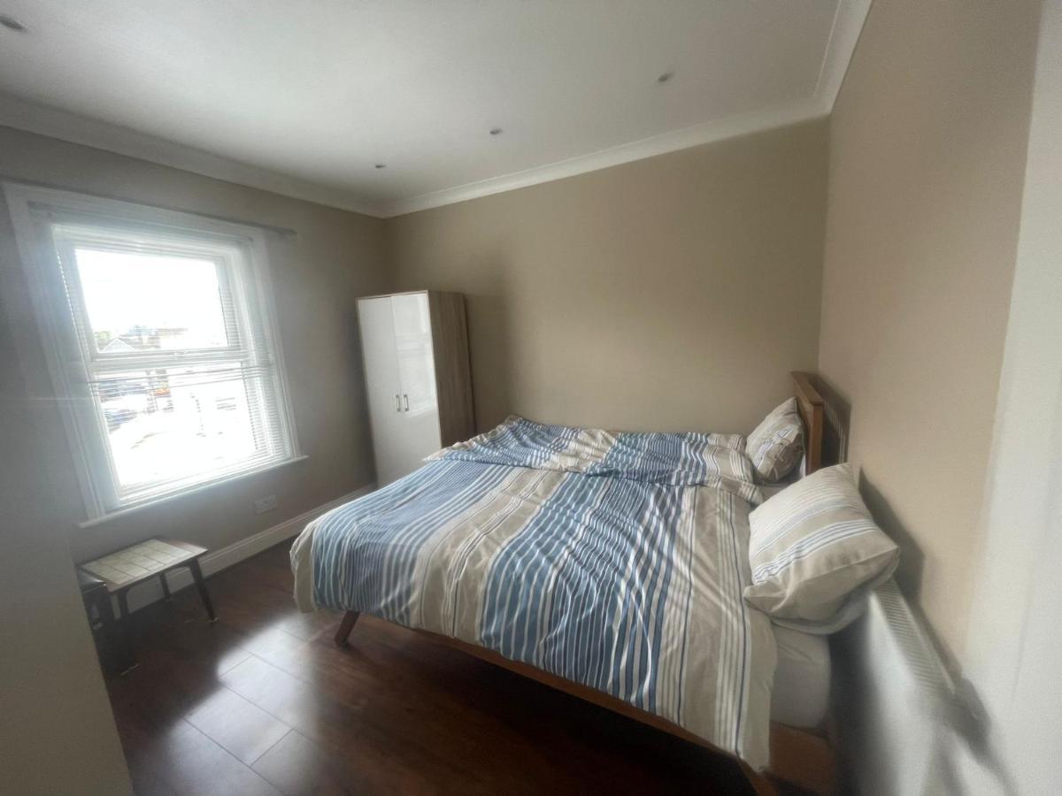 4 Bedroom House 10 Mins Walk To The Beach And Less Than A Mile From Bournemouth Main Station Экстерьер фото