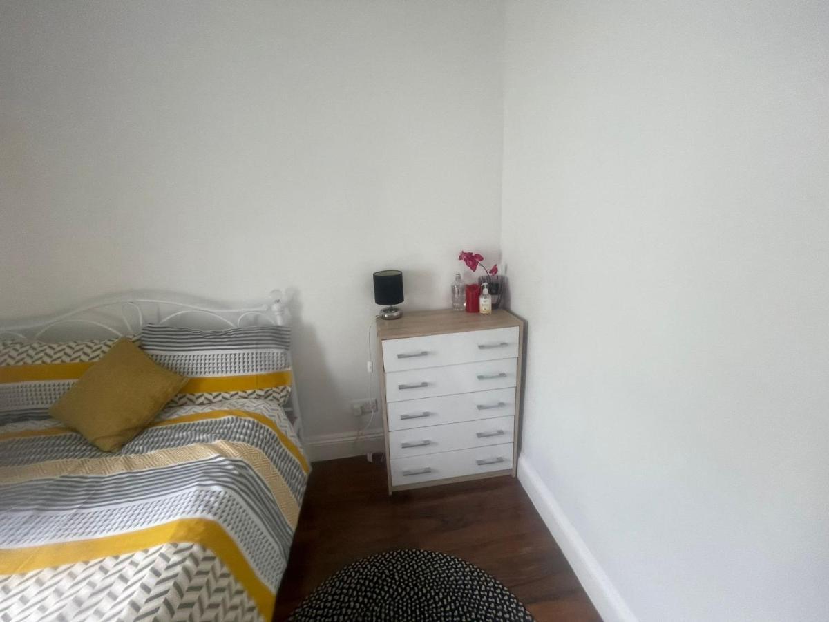 4 Bedroom House 10 Mins Walk To The Beach And Less Than A Mile From Bournemouth Main Station Экстерьер фото